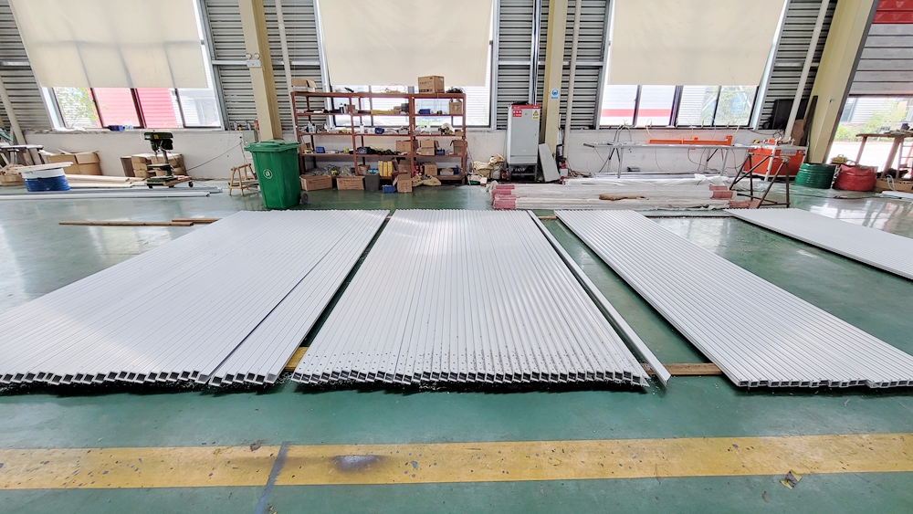 框架与五金件加工区 框架与五金件加工区